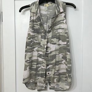 Cloth and stone camo button front tank. size M.